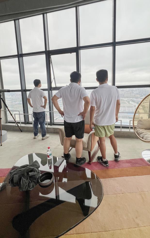 塔下再聚首 攀登势正雄——巨龙电梯试验塔第六届登高跑开赛 塔下再聚首 攀登势正雄——巨龙电梯试验塔第六届登高跑开赛