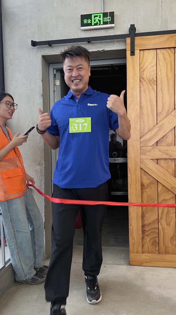 塔下再聚首 攀登势正雄——巨龙电梯试验塔第六届登高跑开赛 塔下再聚首 攀登势正雄——巨龙电梯试验塔第六届登高跑开赛