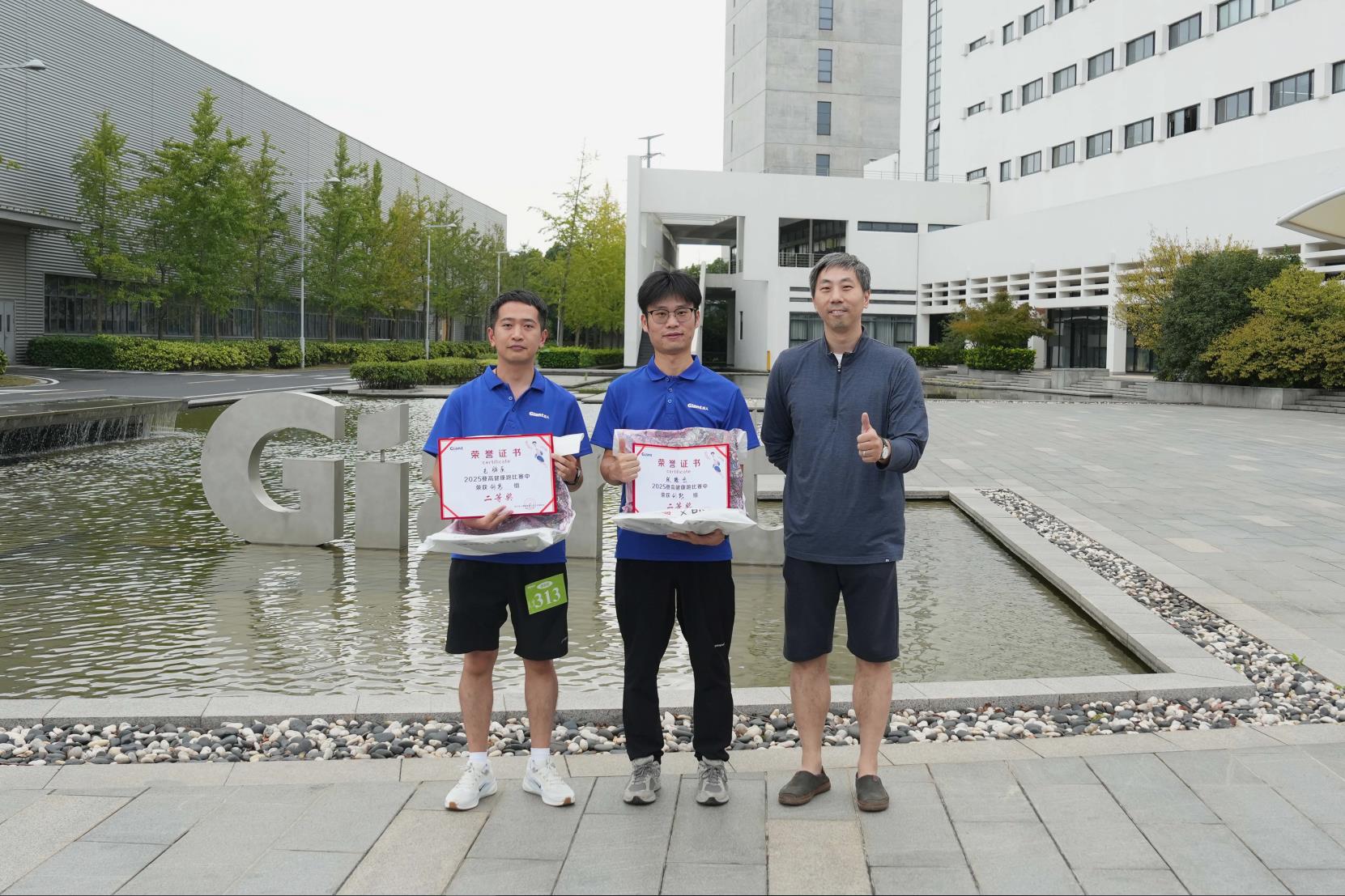 塔下再聚首 攀登势正雄——巨龙电梯试验塔第六届登高跑开赛 塔下再聚首 攀登势正雄——巨龙电梯试验塔第六届登高跑开赛