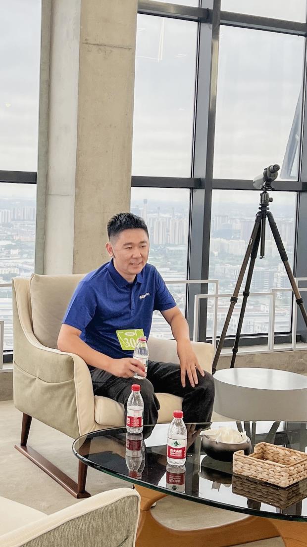 塔下再聚首 攀登势正雄——巨龙电梯试验塔第六届登高跑开赛 塔下再聚首 攀登势正雄——巨龙电梯试验塔第六届登高跑开赛