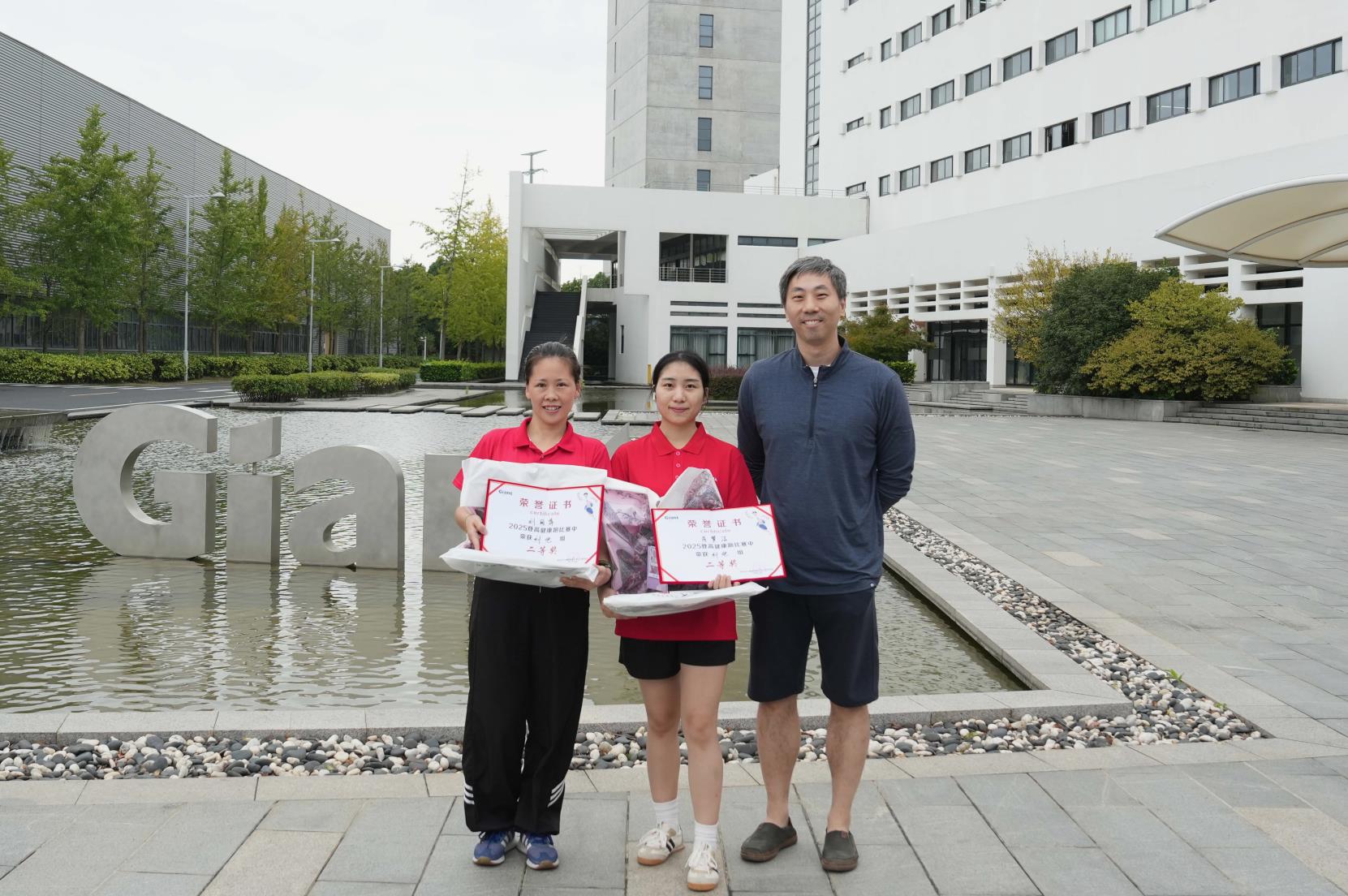 塔下再聚首 攀登势正雄——巨龙电梯试验塔第六届登高跑开赛 塔下再聚首 攀登势正雄——巨龙电梯试验塔第六届登高跑开赛