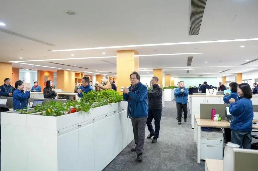 龙马精神迎开工 巨人集团启新程