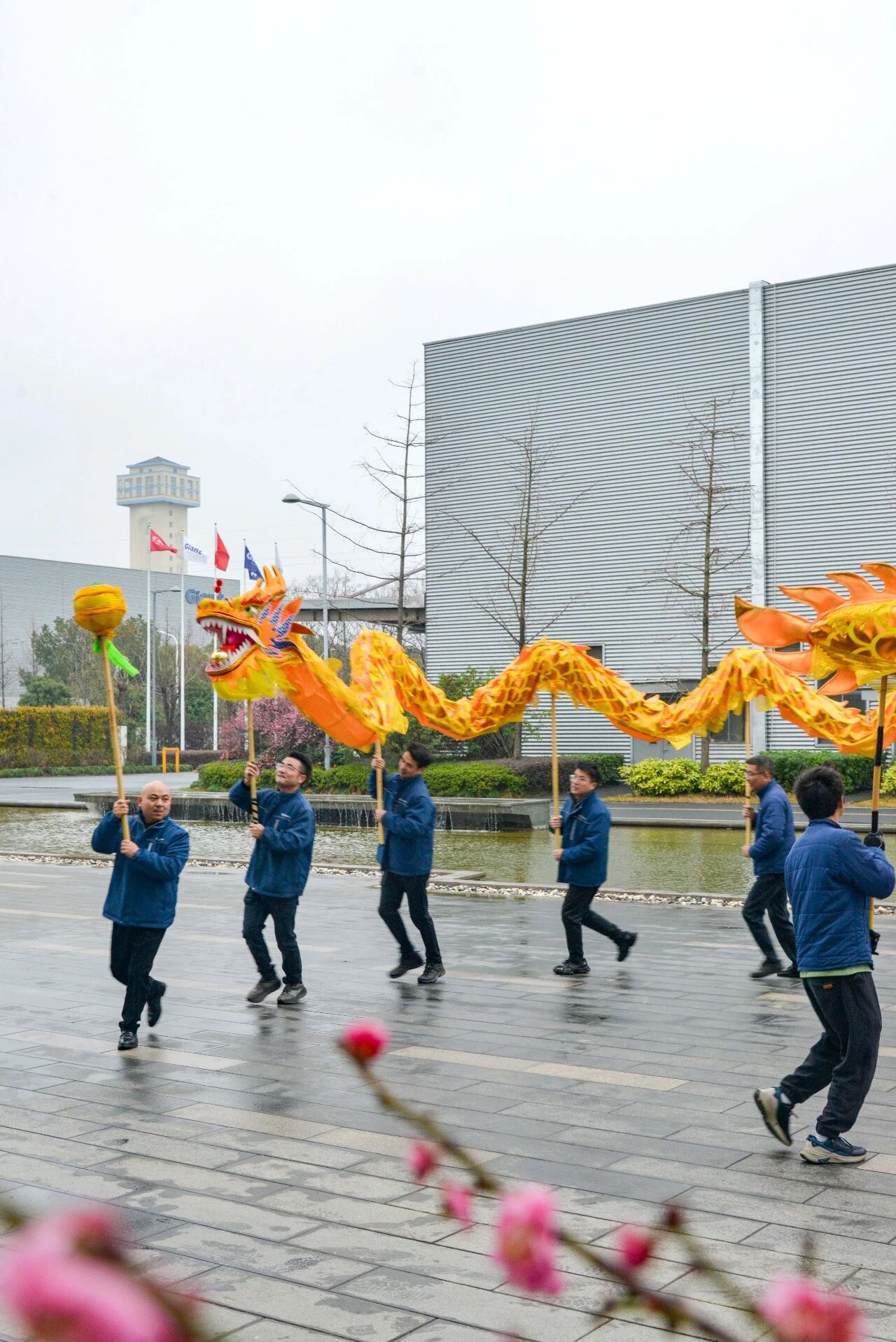 龙马精神迎开工 巨人集团启新程