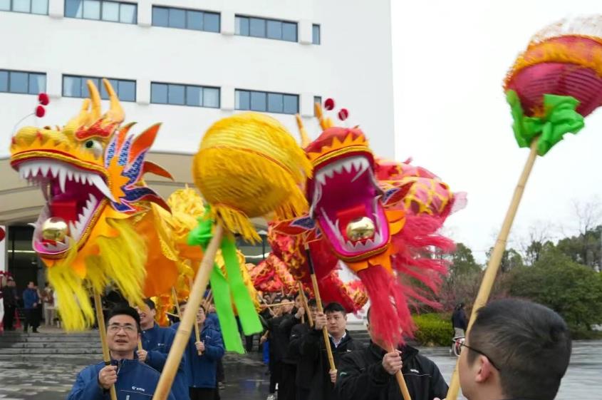 龙马精神迎开工 巨人集团启新程