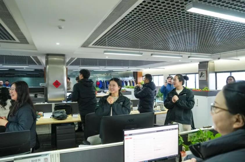 龙马精神迎开工 巨人集团启新程