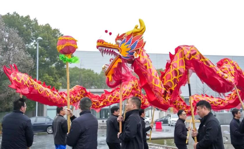 龙马精神迎开工 巨人集团启新程