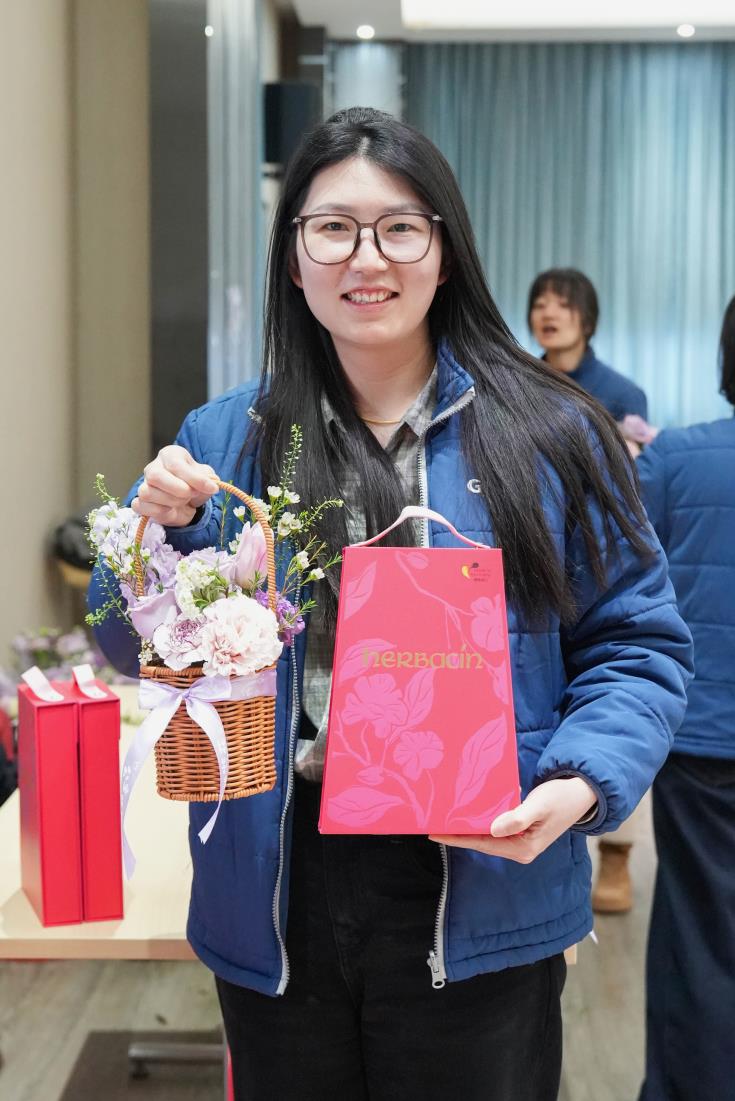 花香润心田 巾帼绽芳华——巨人集团妇女节活动 花香润心田 巾帼绽芳华——巨人集团妇女节活动